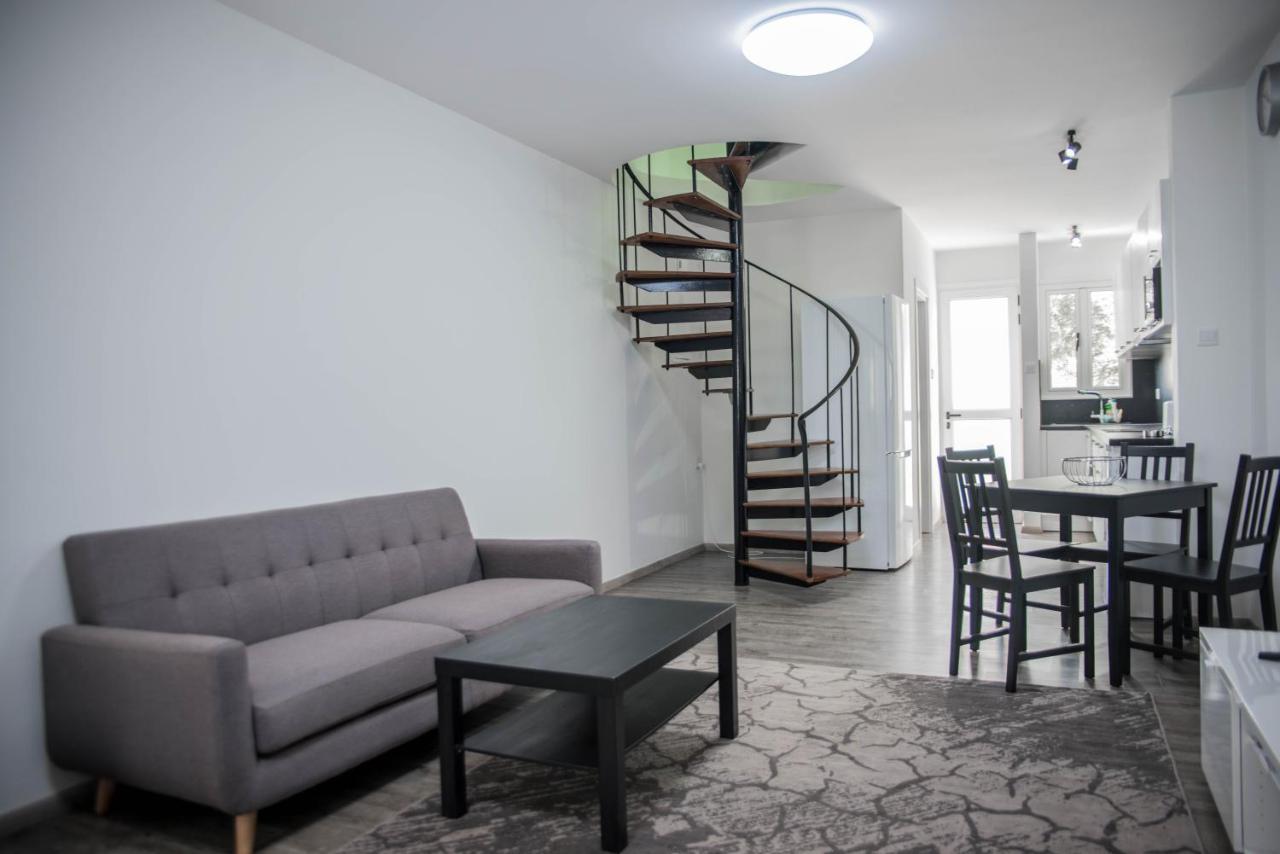 Amazing Maisonette Next To Harbour Of Cy Apartman